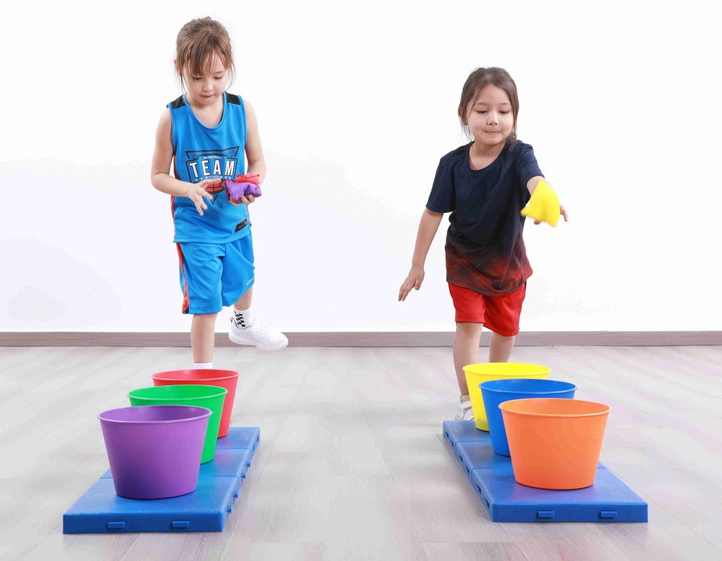 Colorful Throwing Bucket - Throwing and catching - 3