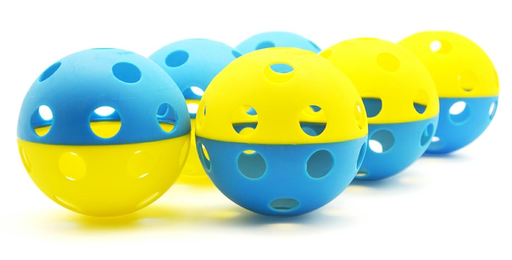 Two-color hole ball