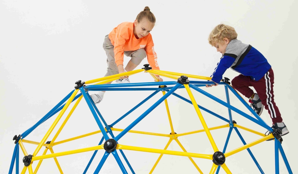 Firmament Climbing Frame - Balanced walking - 2